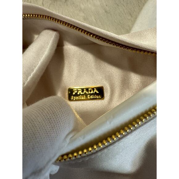 NEW $525 Prada Special Edition Pink Silk Zip Clutch DUSTBAG - Picture 12 of 13